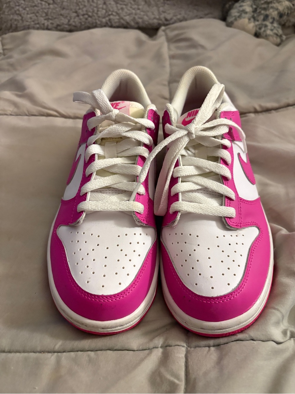 Nike Women’s Low-Top Sneakers - White & Pink